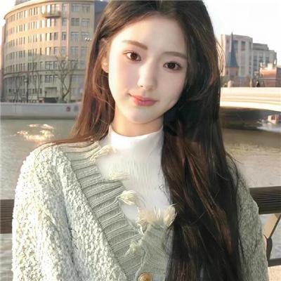 黑夜中的玻璃人偶